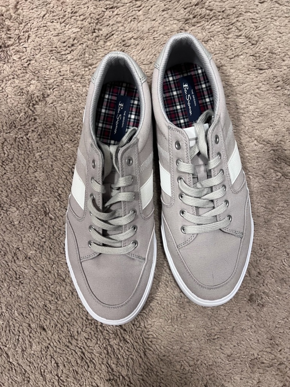 Ben Sherman Light Gray Canvas Low-Top Sneakers with White Stripes